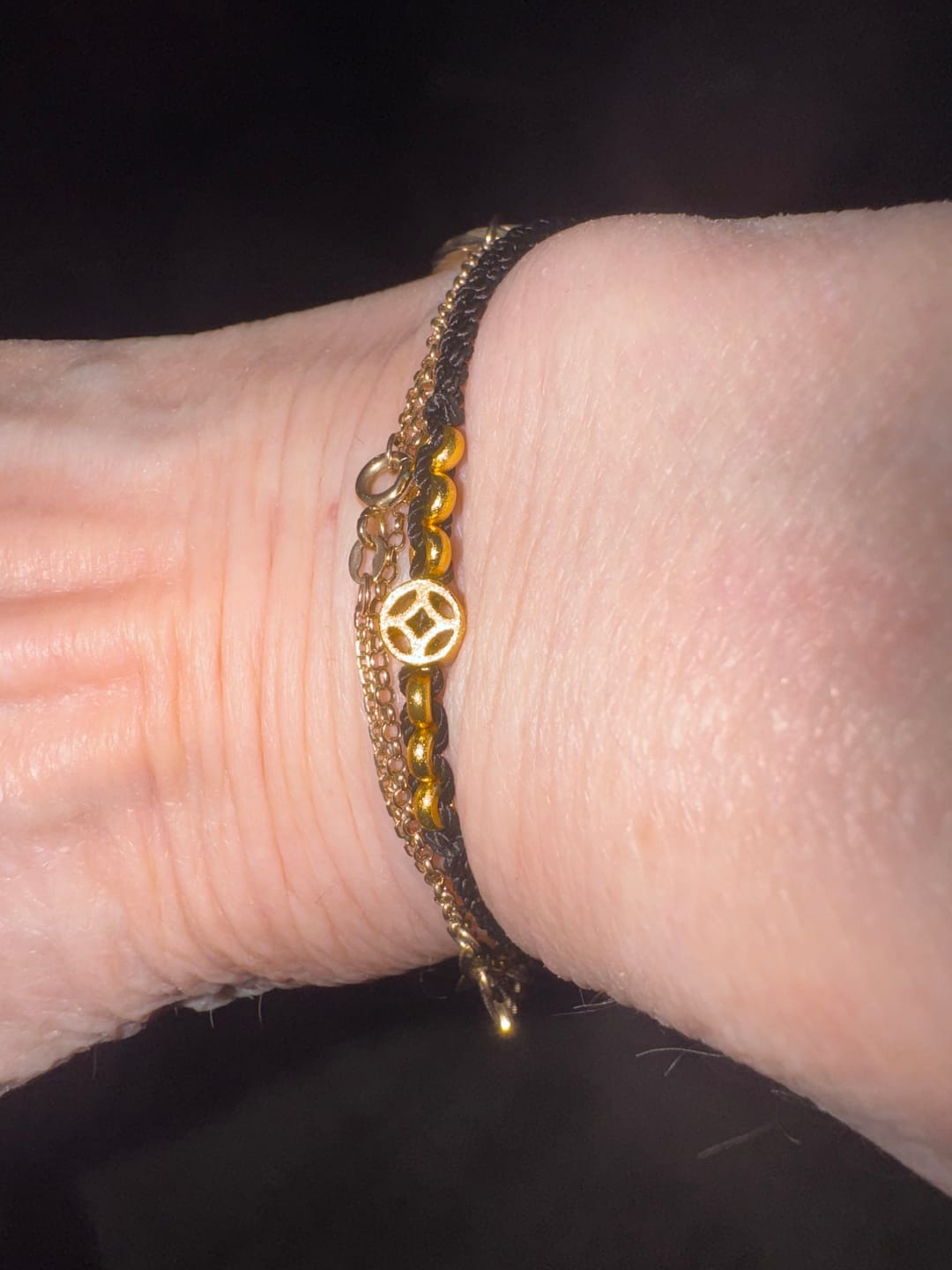 Customer photo review of Tibetisches Wunscharmband