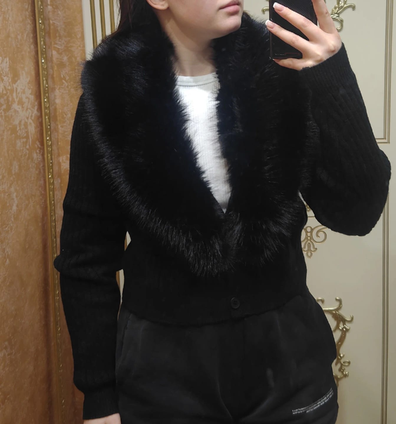 Customer photo review of Ella Faux Fur Collar Cropped Knit Cardigan