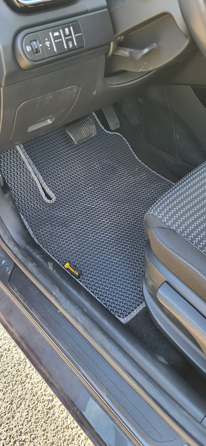 Customer photo review of Auto Fußmatten nach Maß - Komplettset