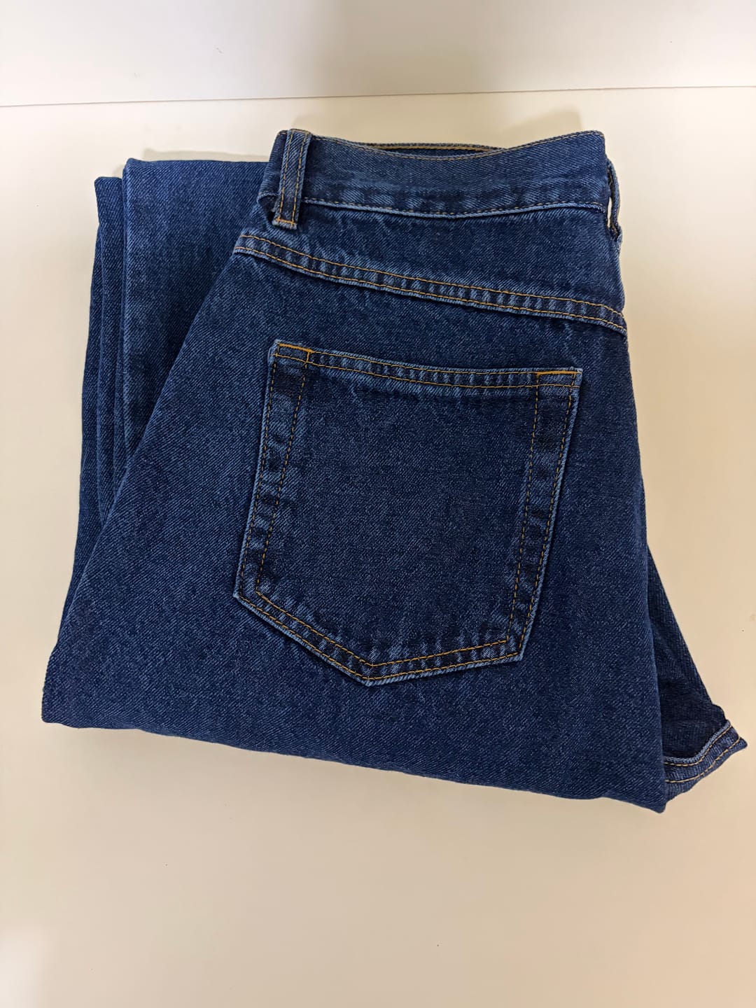 Customer photo review of Calça Jeans Mom Jequitibá Azul Escuro