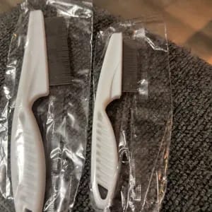 Customer photo review of Rimozione Pelo Antipulci Pettine in Acciaio Inox per Animali