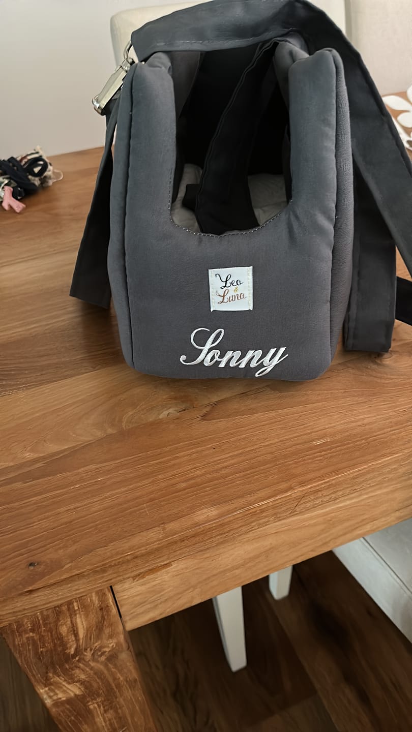 Customer photo review of Se hai richiesto il ricamo questo è il suo costo (NON RIMUOVERE)
