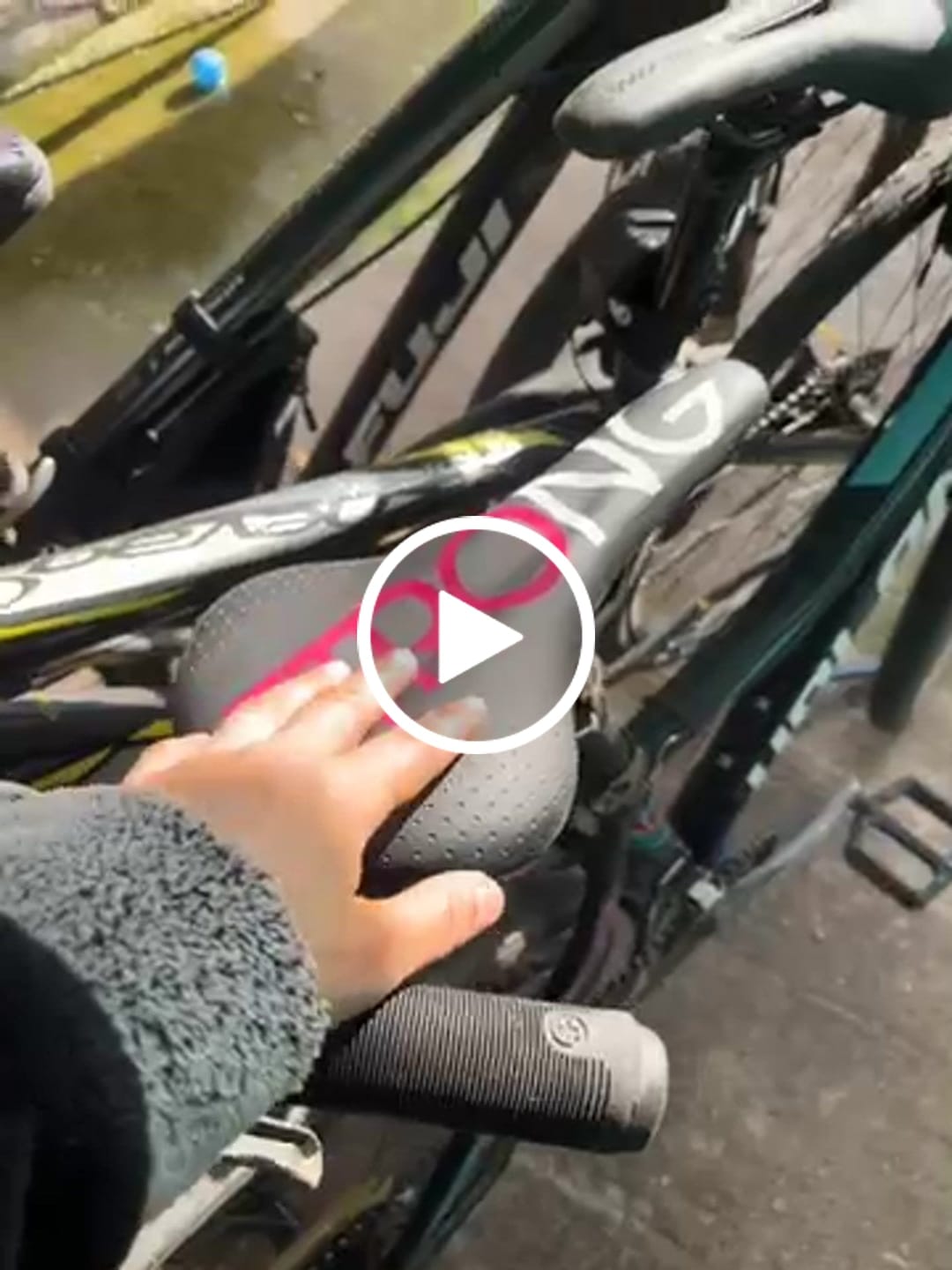 Customer video review of SILLIN TRIP STRONG BLACK