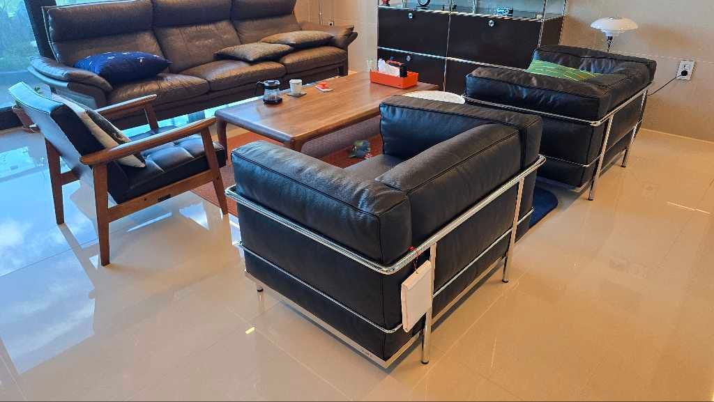 Customer photo review of LC3 - 레더 암체어