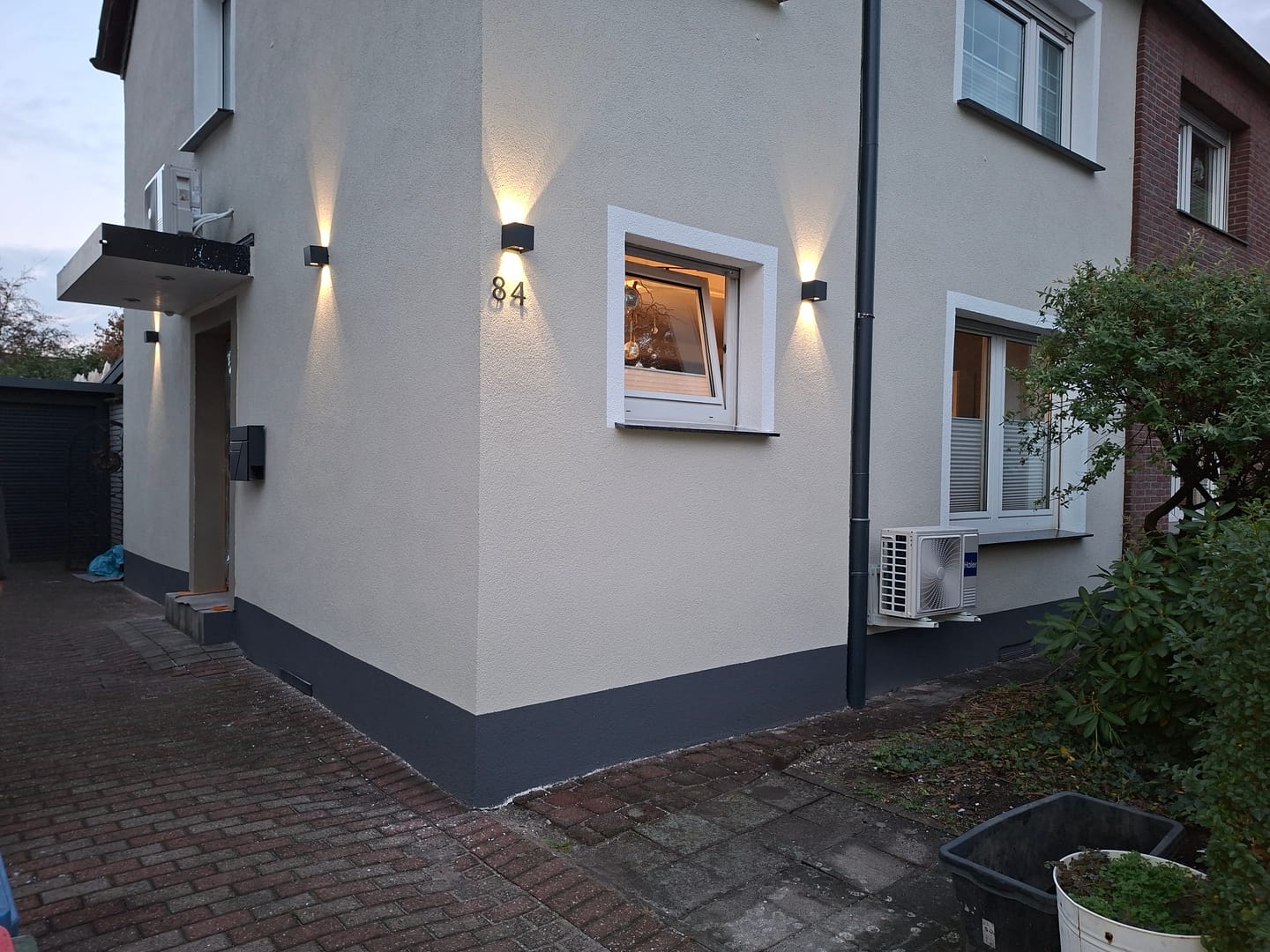 Customer photo review of Moderne Hausnummer