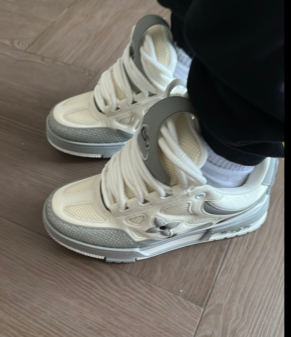 Customer photo review of Sneakers LV Skate Grigia/Bianca