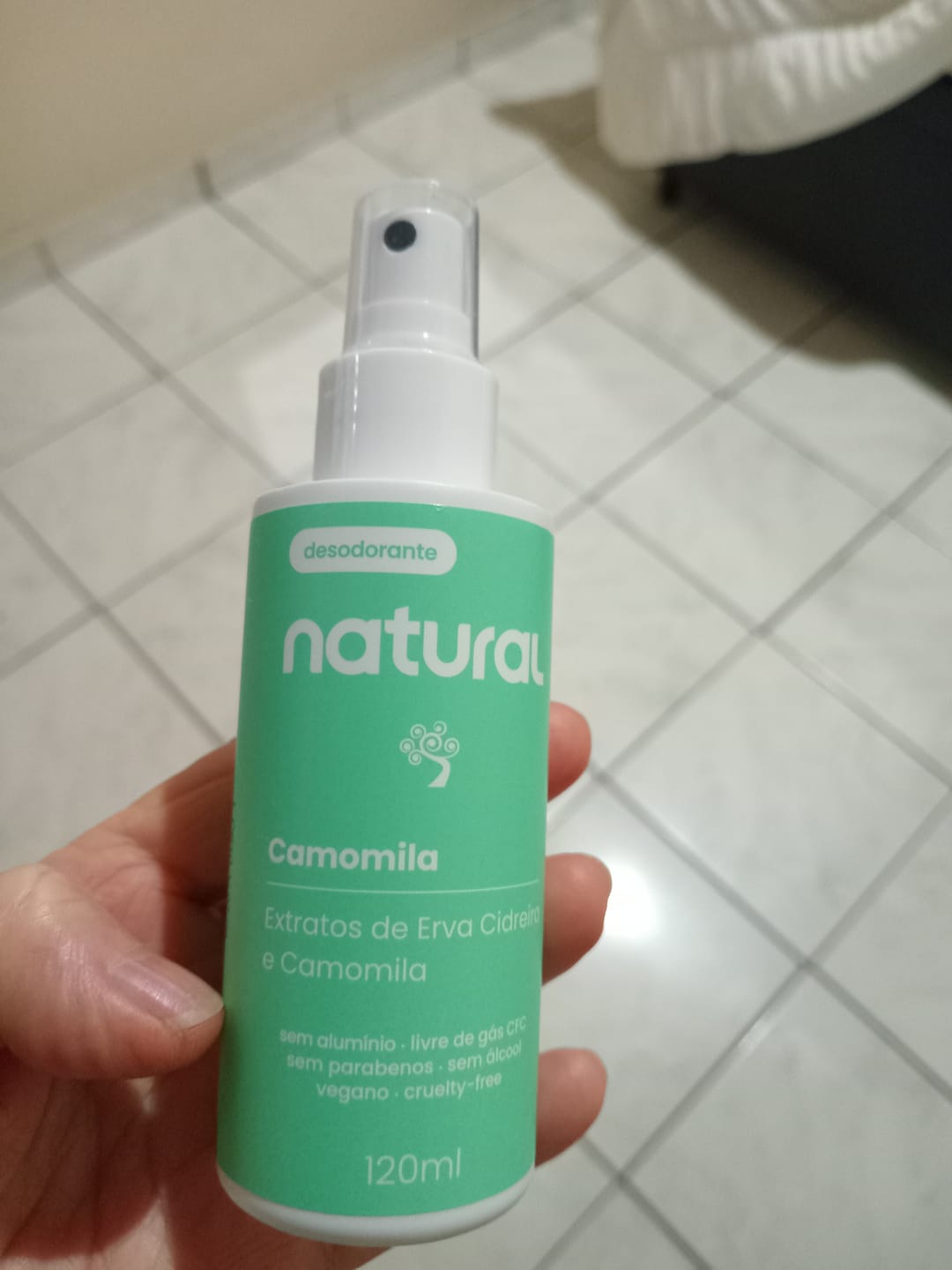 Customer photo review of Desodorante Natural com Camomila e Erva Cidreira 120 ml