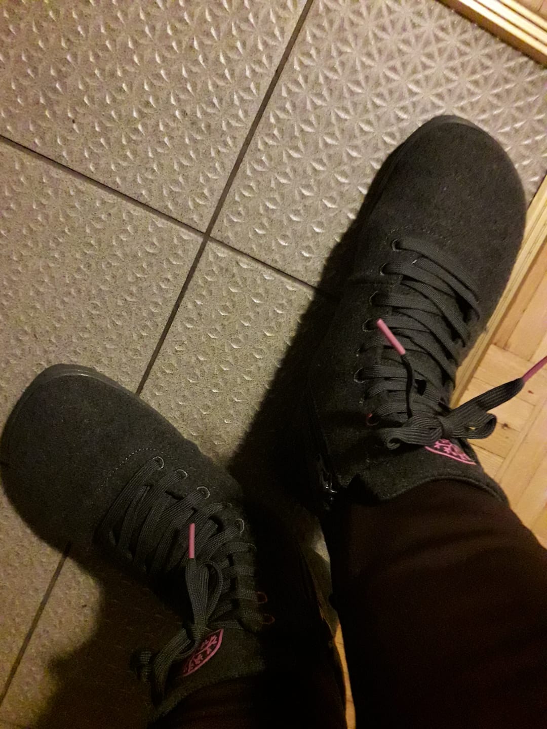 Customer photo review of Vaistoa Tunto 2 -paljasjalkatennarit