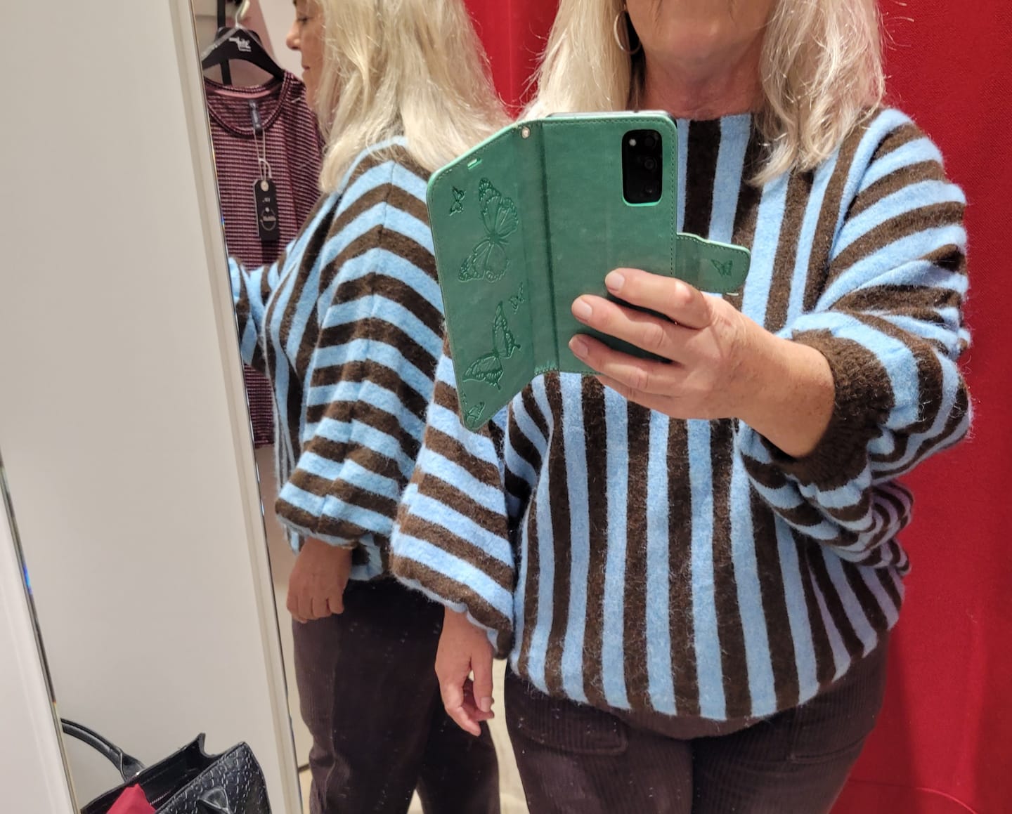 Customer photo review of Oversize Strickpullover Stripes mit Alpakaanteil blau / Chokolate