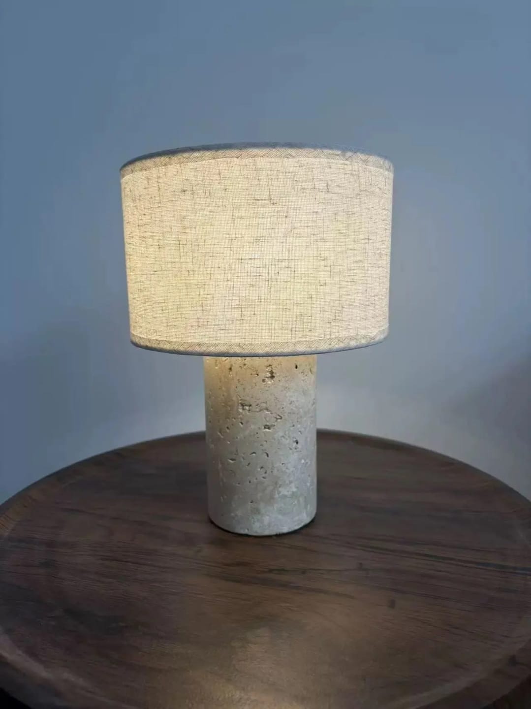 Customer photo review of Lampe de Chevet Sans Fil Tactile en Marbre ou Travertin, Rechargeable avec Variateur et Abat-Jour en Tissu - Isaure