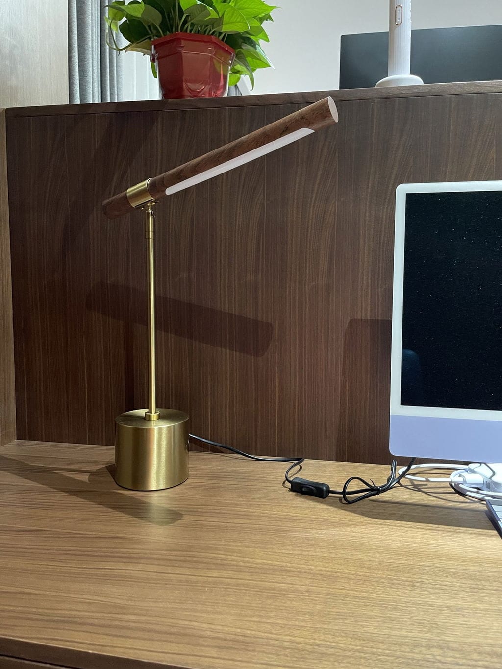 Customer photo review of Linear Table Lamp, Gold and Walnut Finish, Desk Lamp, LED