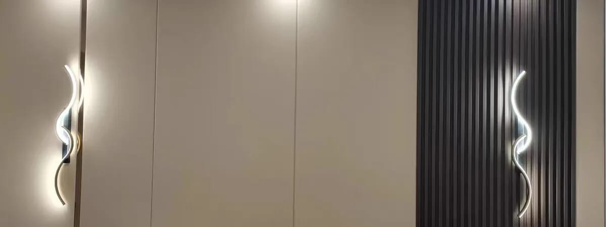 Customer photo review of Wall Light, S Shaped Linear Wall Sconce, Aluminium, 60–120 cm