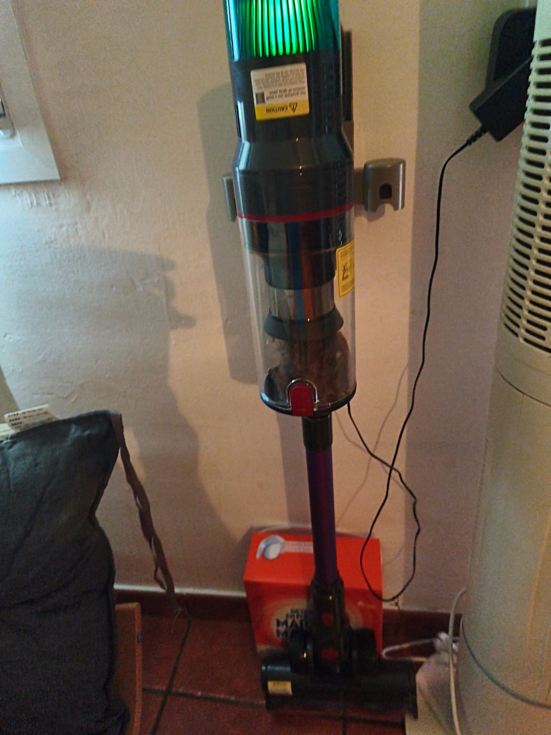 Customer photo review of Aspiradora sin cable V1 Ultra – Motor ultra-potente de 100.000 rpm para un rendimiento excepcional