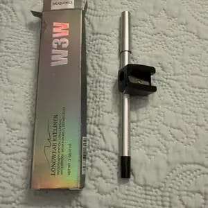 Customer photo review of Eyeliner Matita Waterproof 24 Ore Formula Cremosa Resistente