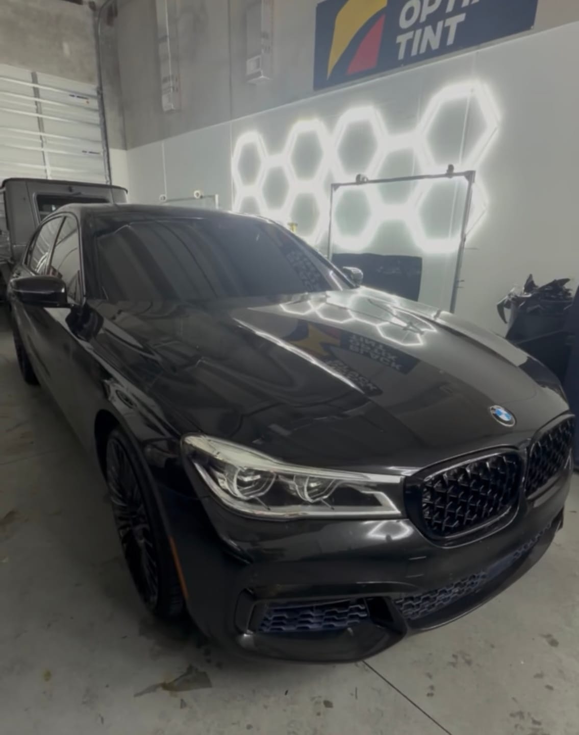 Customer photo review of DIAMOND STYLE GLOSS BLACK GRILLE FOR BMW G11 G12 7 SERIES