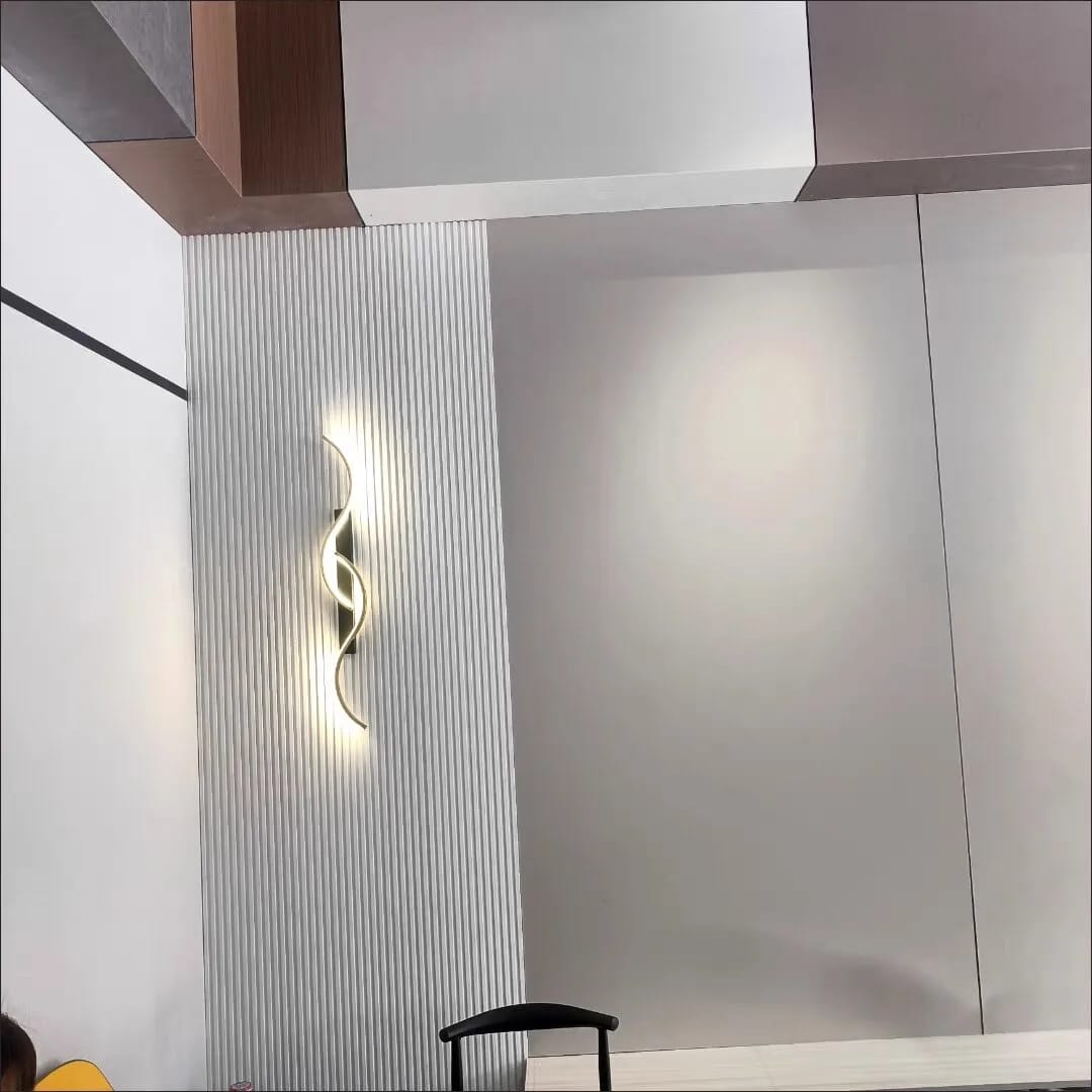 Customer photo review of Wall Light, S Shaped Linear Wall Sconce, Aluminium, 60–120 cm