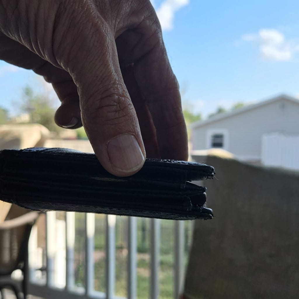 Customer photo review of EvoTech Minimalist Wallet Pro