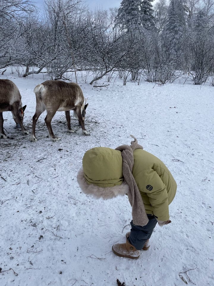 Customer photo review of Dave&Bella Kids Girls/Boys Winter Outdoor Waterproof Hooded Cozy Down Coats