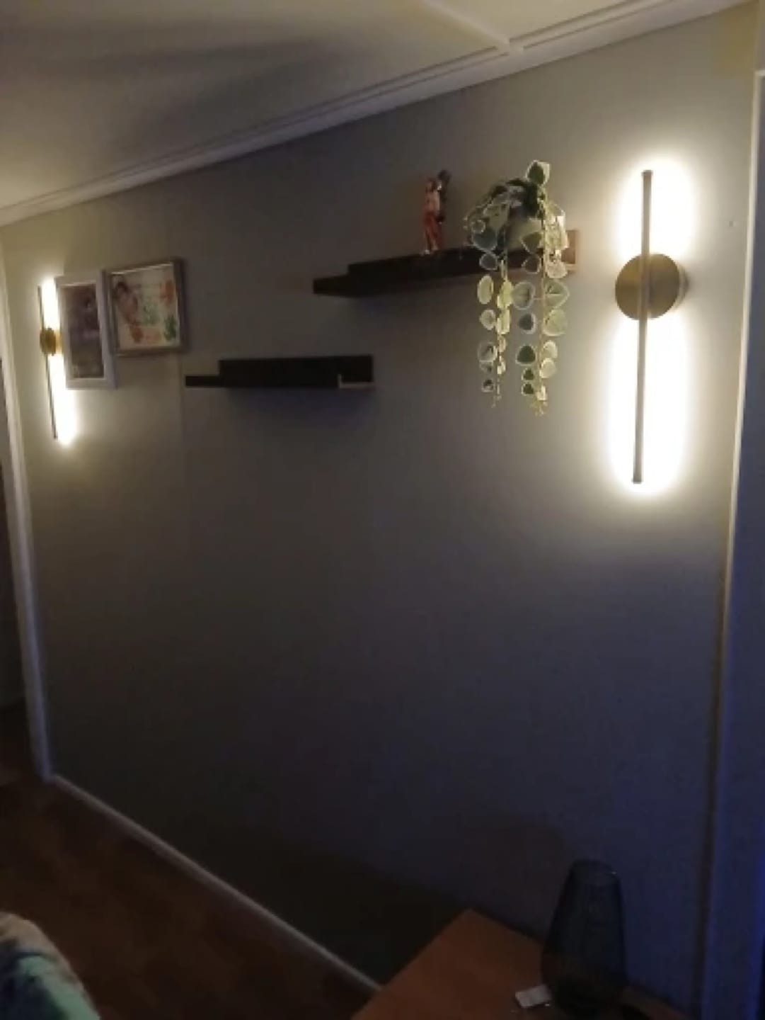 Customer photo review of Applique murale LED Design Sans Fil Rechargeable Sans Branchement Électrique, Fixation Magnétique, Intensité Réglable, Batterie Intégrée | LISERÉ