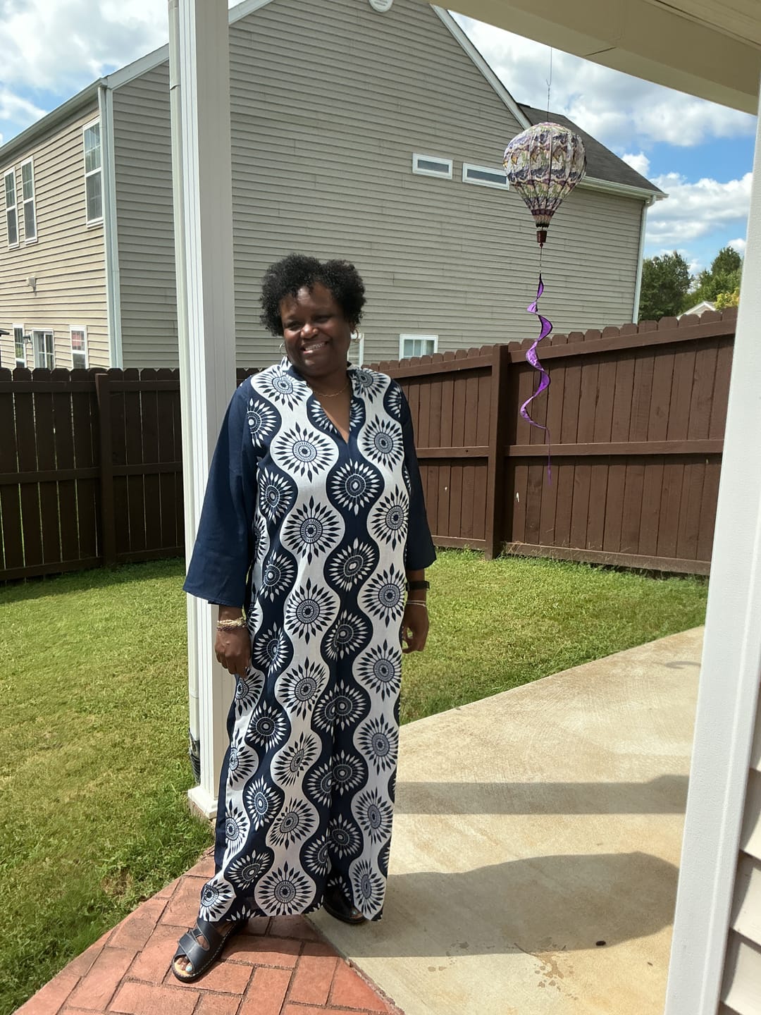 Customer photo review of Printed Pockets Contrast Color Wide Leg Three-quarter Sleeves V-neck Jumpsuits