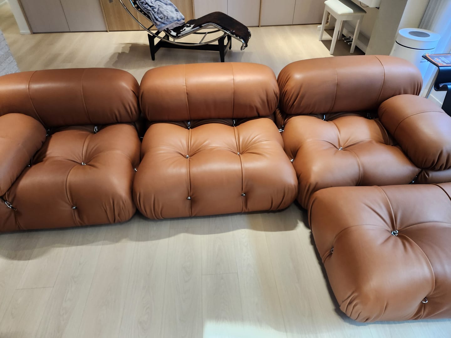 Customer photo review of 카멜레온다 모듈형 소파 Camaleonda Modular sectional tufted sofa