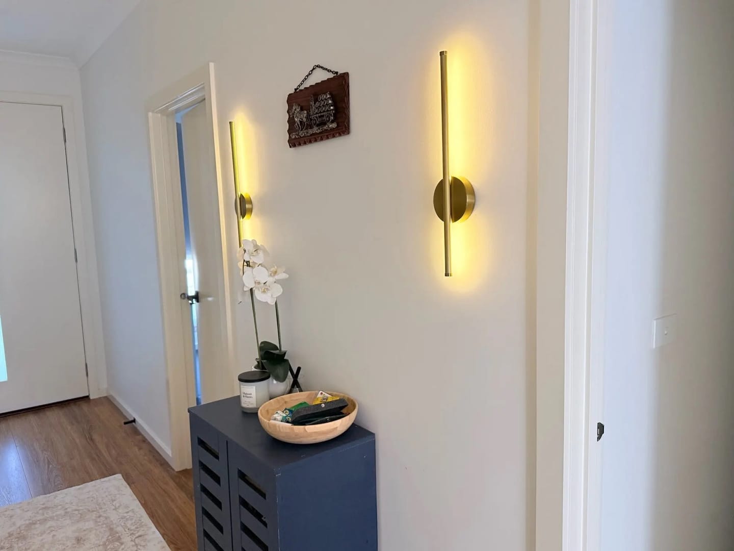 Customer photo review of Applique murale LED Design Sans Fil Rechargeable Sans Branchement Électrique, Fixation Magnétique, Intensité Réglable, Batterie Intégrée | LISERÉ