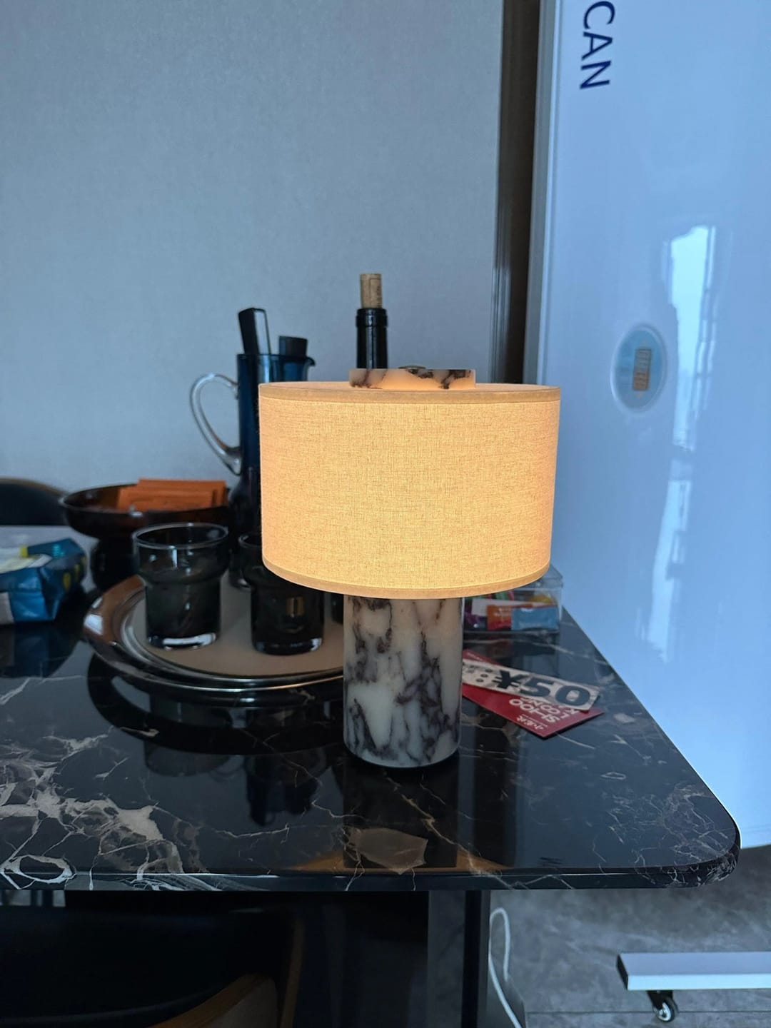 Customer photo review of Lampe de Chevet Sans Fil Tactile en Marbre ou Travertin, Rechargeable avec Variateur et Abat-Jour en Tissu - Isaure