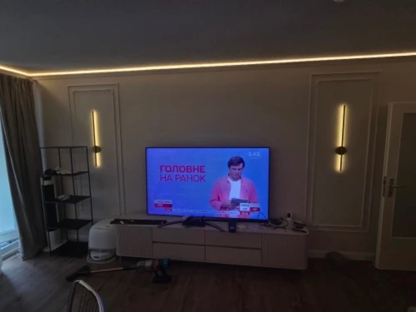 Customer photo review of Applique murale LED Design Sans Fil Rechargeable Sans Branchement Électrique, Fixation Magnétique, Intensité Réglable, Batterie Intégrée | LISERÉ