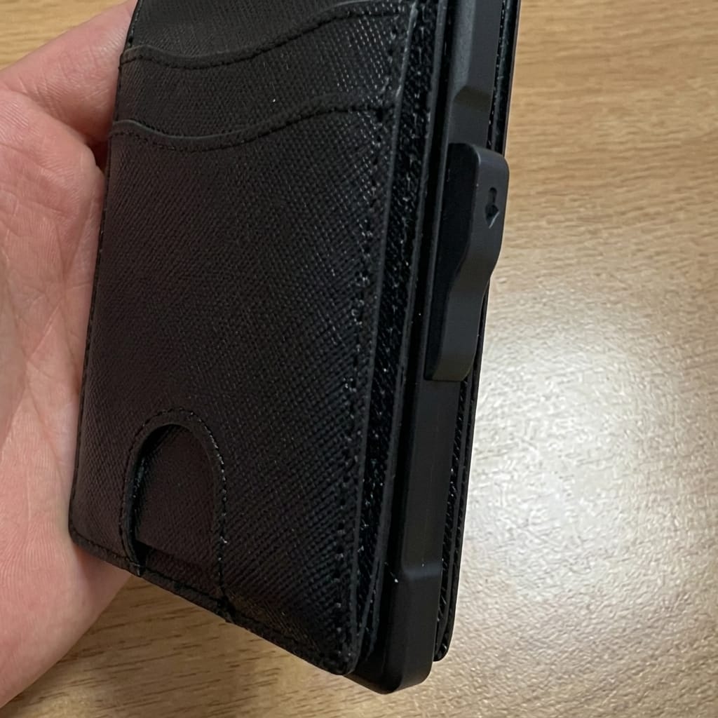 Customer photo review of EvoTech Minimalist Wallet Pro