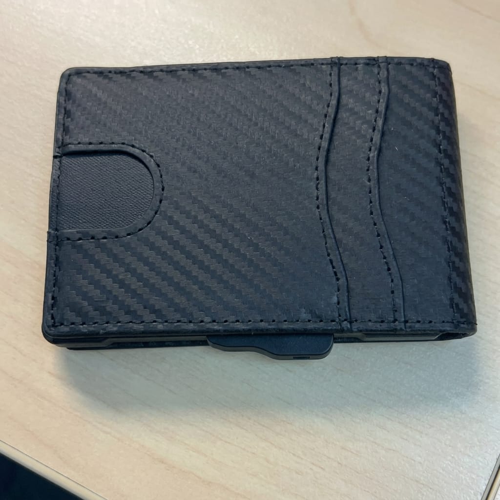 Customer photo review of EvoTech Minimalist Wallet Pro