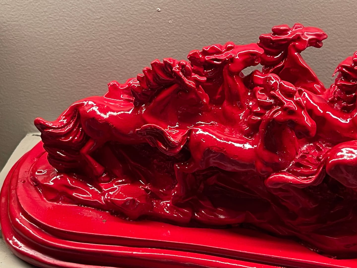 Customer photo review of Majestic Twelve Red Running Horses Resin Sculpture Vastu Remedy for Power, Rapid Progress and Business Growth for Office, Leadership Spaces and Living Room Decor | 39 x 14 cm | 1.6 kg