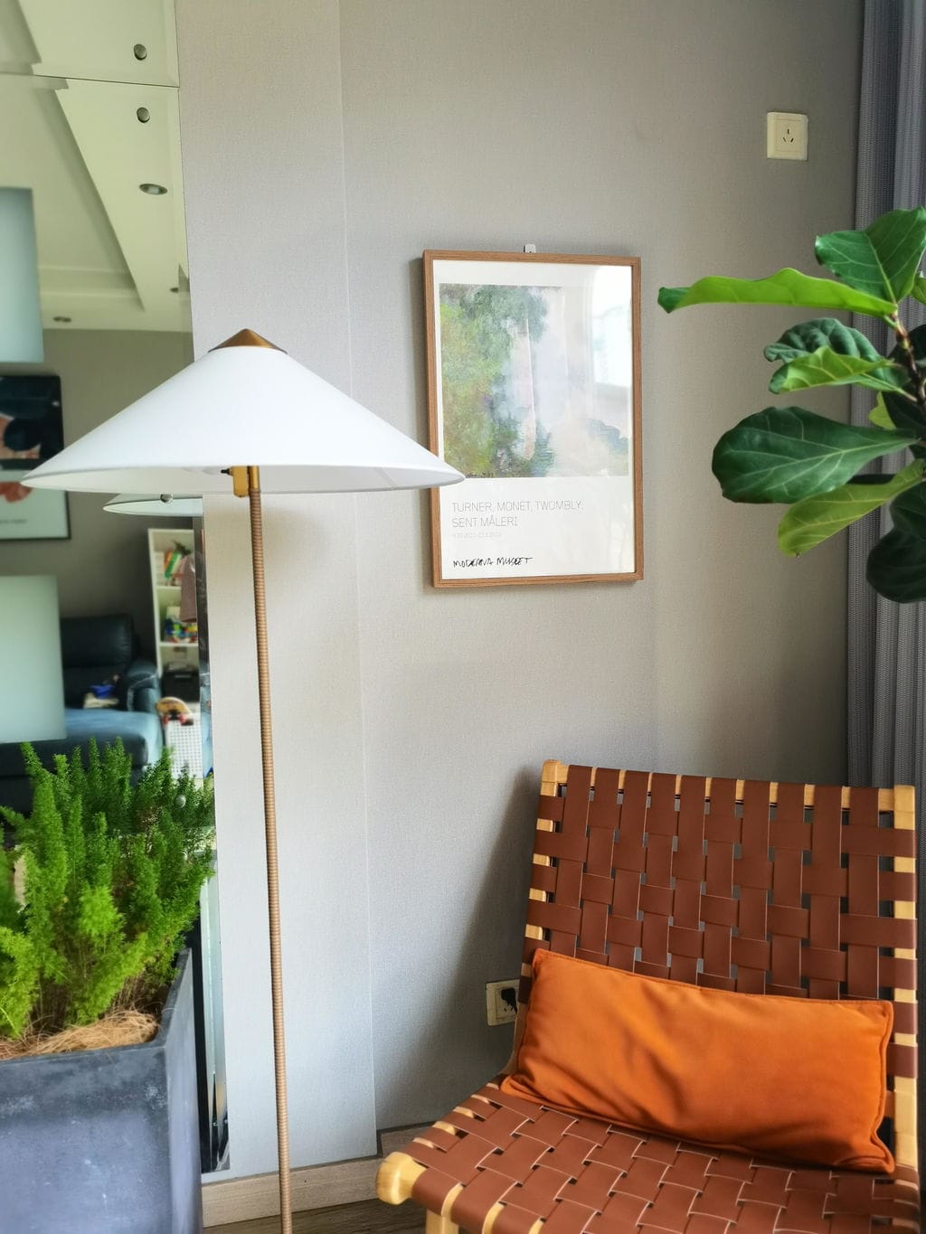 Customer photo review of Floor Lamp with Conical Shade, Bamboo, Rattan or Fabric, 154 cm