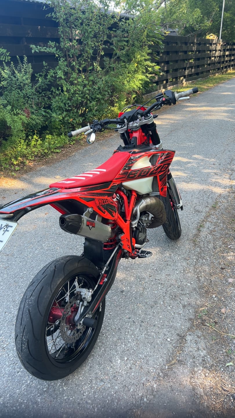 Customer photo review of Supermoto Axle Sliders (Crash Pegs, Easy to Install)