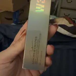 Customer photo review of Eyeliner Matita Waterproof 24 Ore Formula Cremosa Resistente
