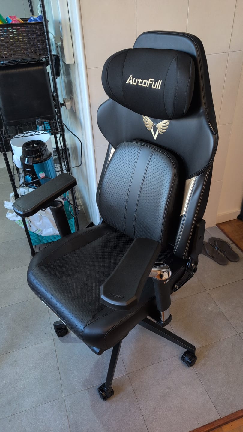 Customer photo review of 🔥AutoFull M6 Ultra 2.0 Ergonomic Gaming Chair