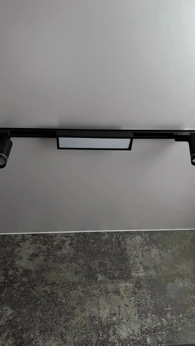 Customer photo review of Magnetic Track Light, Spot and Downlight Heads, LED, 7.5–40 cm