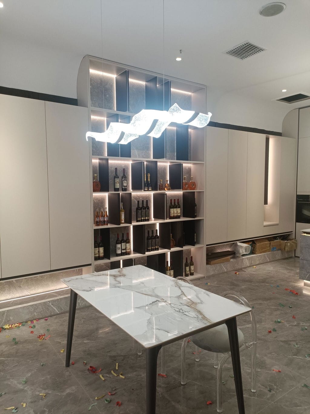 Customer photo review of Gold Pendant Light, Linear Wavy Acrylic Shade, 100 to 150 cm