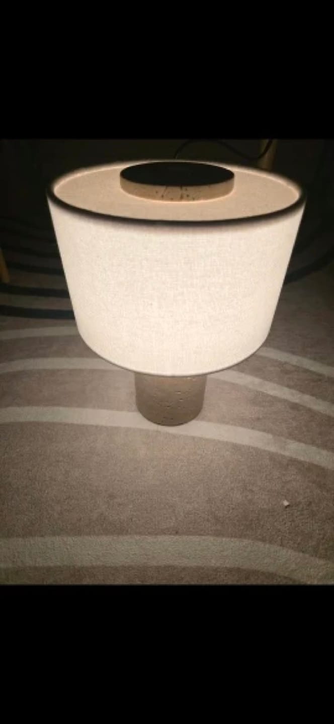 Customer photo review of Lampe de Chevet Sans Fil Tactile en Marbre ou Travertin, Rechargeable avec Variateur et Abat-Jour en Tissu - Isaure