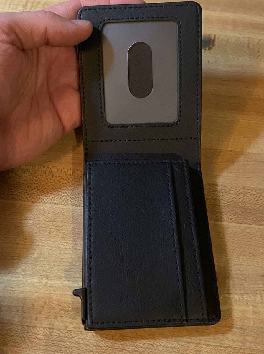 Customer photo review of EvoTech Minimalist Wallet Pro