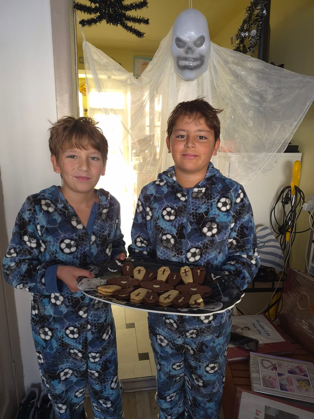 Customer photo review of Dark Coffin Halloween Biscuits With White Crème - 200g