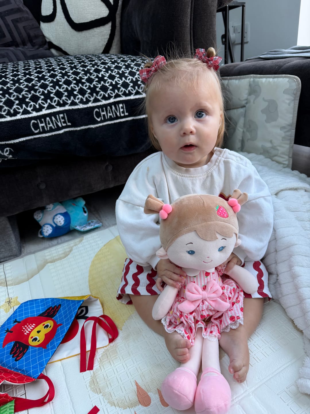 Customer photo review of [PRE-ORDER] Personalized Strawberry Girl - Pink