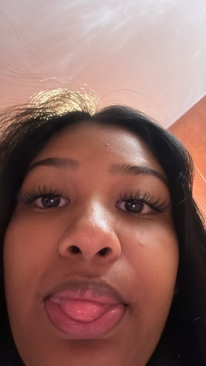 Customer photo review of Flora Lash Kit