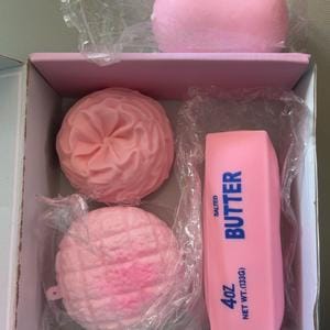 Customer photo review of Pink Crunchy Squishy 4-Piece Set