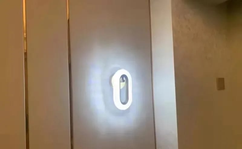 Customer photo review of Gold Wall Light, Patterned Acrylic Arc, Wall Sconce, 20–24 cm