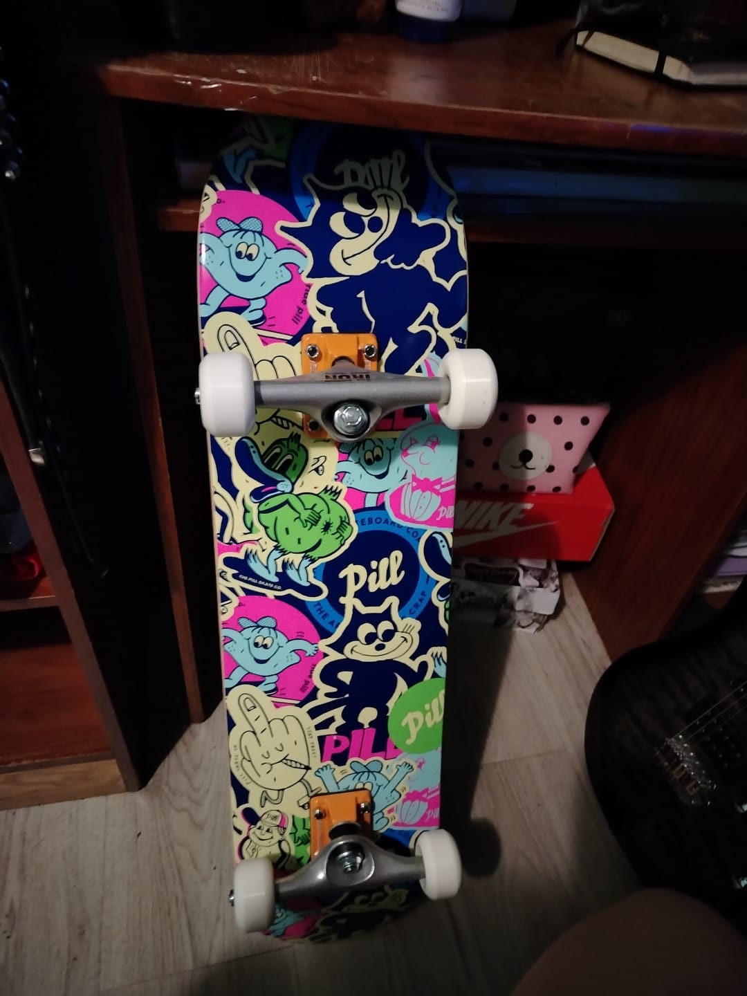 Customer photo review of Pill - Tabla Completa Stickers Bomb Blue/Yellow 7.75 x 31.75