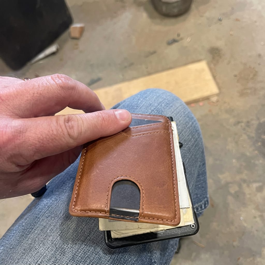 Customer photo review of EvoTech Minimalist Wallet Pro