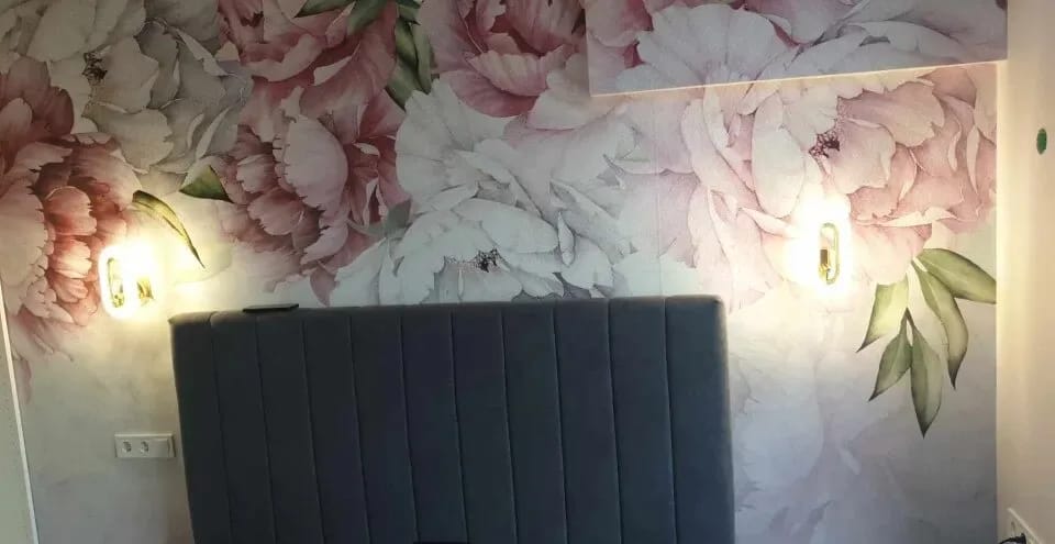 Customer photo review of Gold Wall Light, Patterned Acrylic Arc, Wall Sconce, 20–24 cm