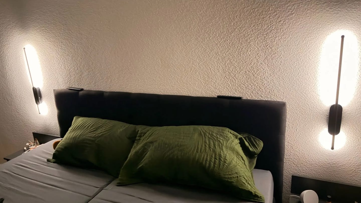 Customer photo review of Applique murale LED Design Sans Fil Rechargeable Sans Branchement Électrique, Fixation Magnétique, Intensité Réglable, Batterie Intégrée | LISERÉ