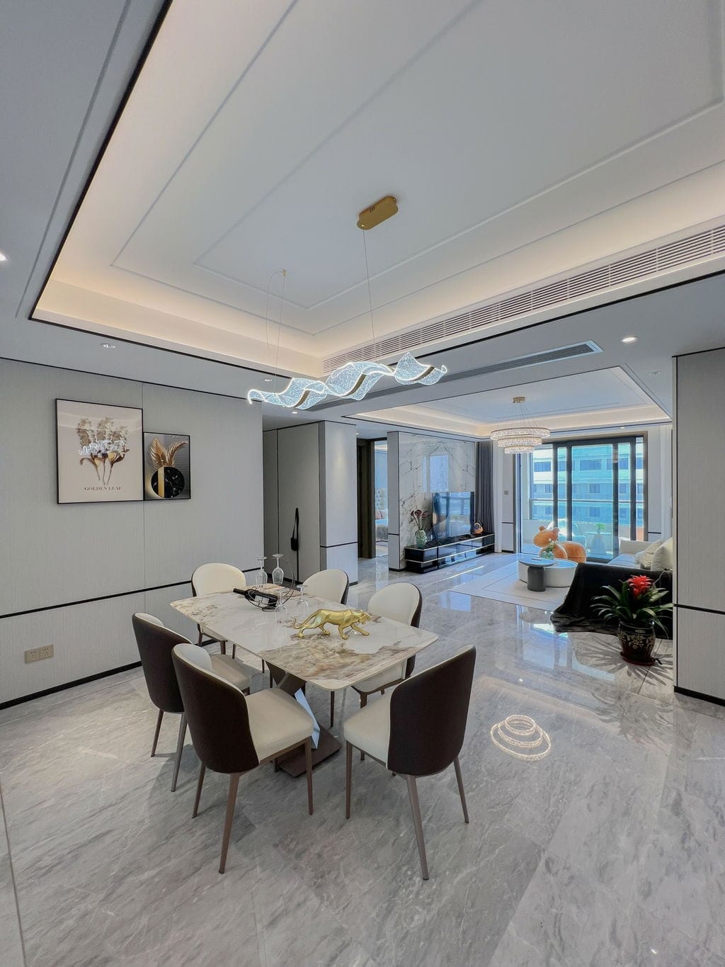 Customer photo review of Gold Pendant Light, Linear Wavy Acrylic Shade, 100 to 150 cm