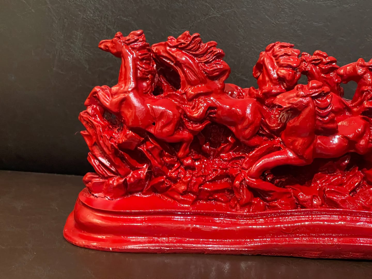 Customer photo review of Majestic Twelve Red Running Horses Resin Sculpture Vastu Remedy for Power, Rapid Progress and Business Growth for Office, Leadership Spaces and Living Room Decor | 39 x 14 cm | 1.6 kg